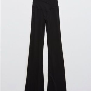 OFFLINE High Waisted Crossover Flare Leggings